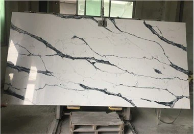 Calacatta Quartz povrchy černé žíly