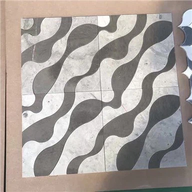 Koupelna s mramorovou mozaikou