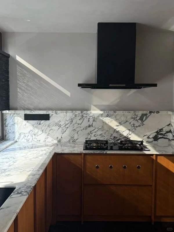 Arabescato Marble Kitchen Countertop